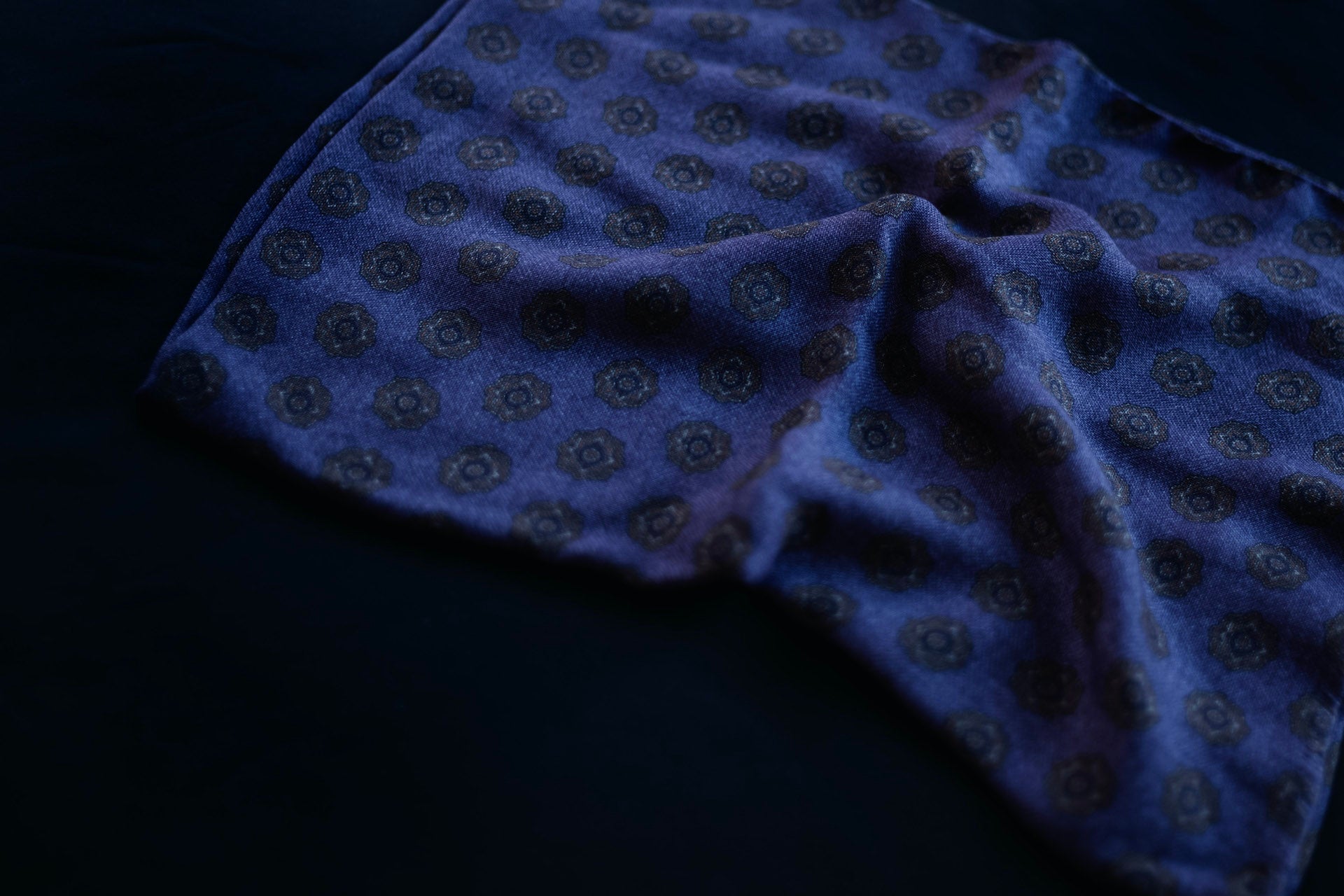 Arcevia Purple Motif Fine Wool Scarf