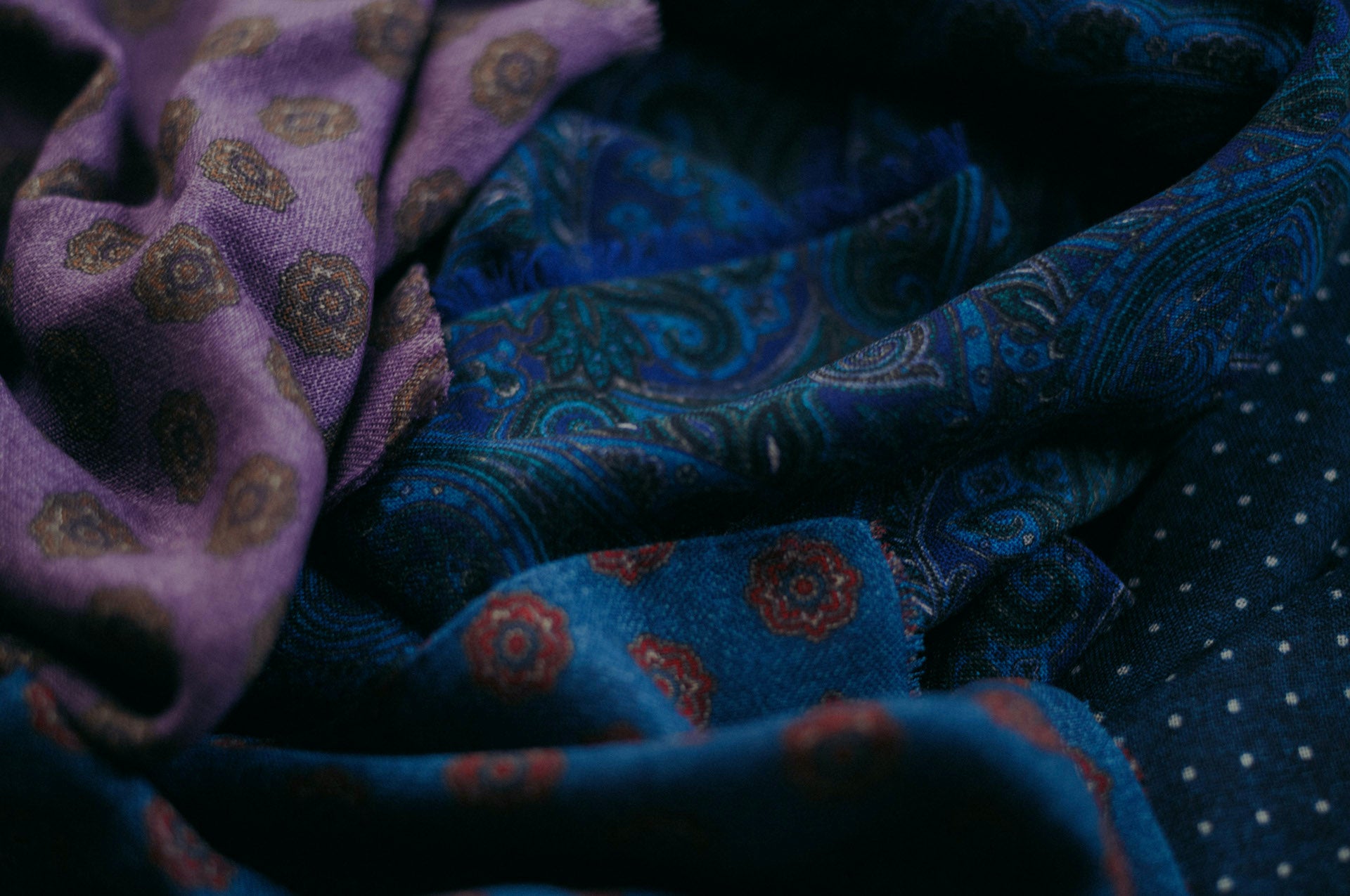 Vercelli Lilac Paisley Fine Wool Scarf